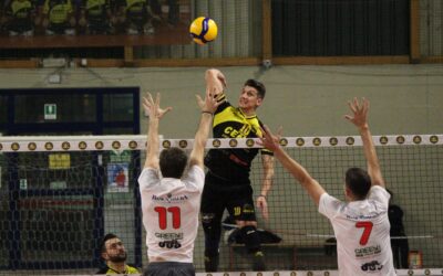 Volley serie B maschile girone A, la Canottieri Ongina difende il fortino di Monticelli: 3-0 al Mercatò Alba