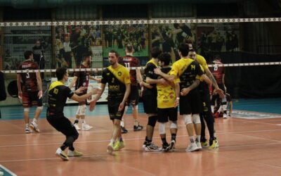 Volley serie B maschile girone D, la Canottieri Ongina lotta ma cede alla Villa d’Oro Modena (3-1)