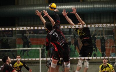Volley serie B maschile girone C, la Canottieri Ongina lotta ma cede alla Villa d’Oro Modena (1-3)